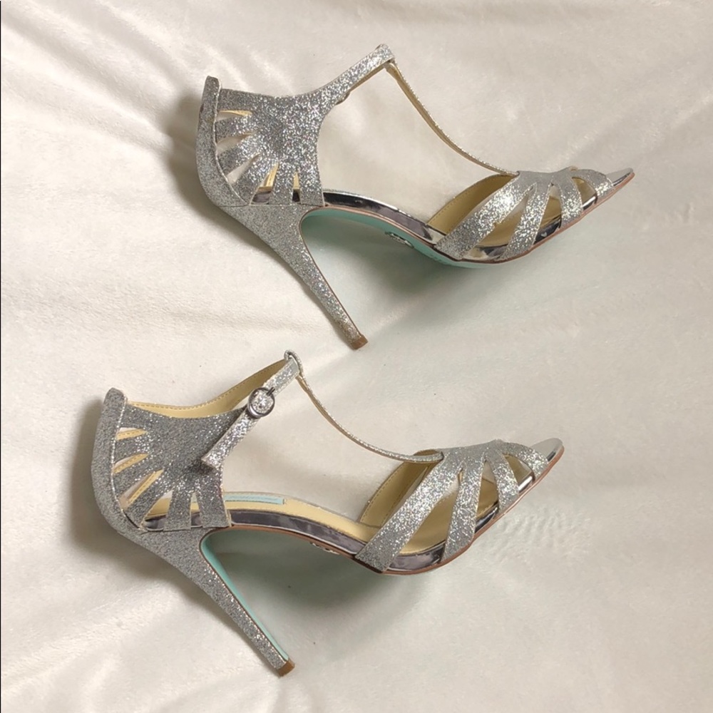 Betsey Johnson silver glitter sparkle Strappyheels - Picture 3 of 8
